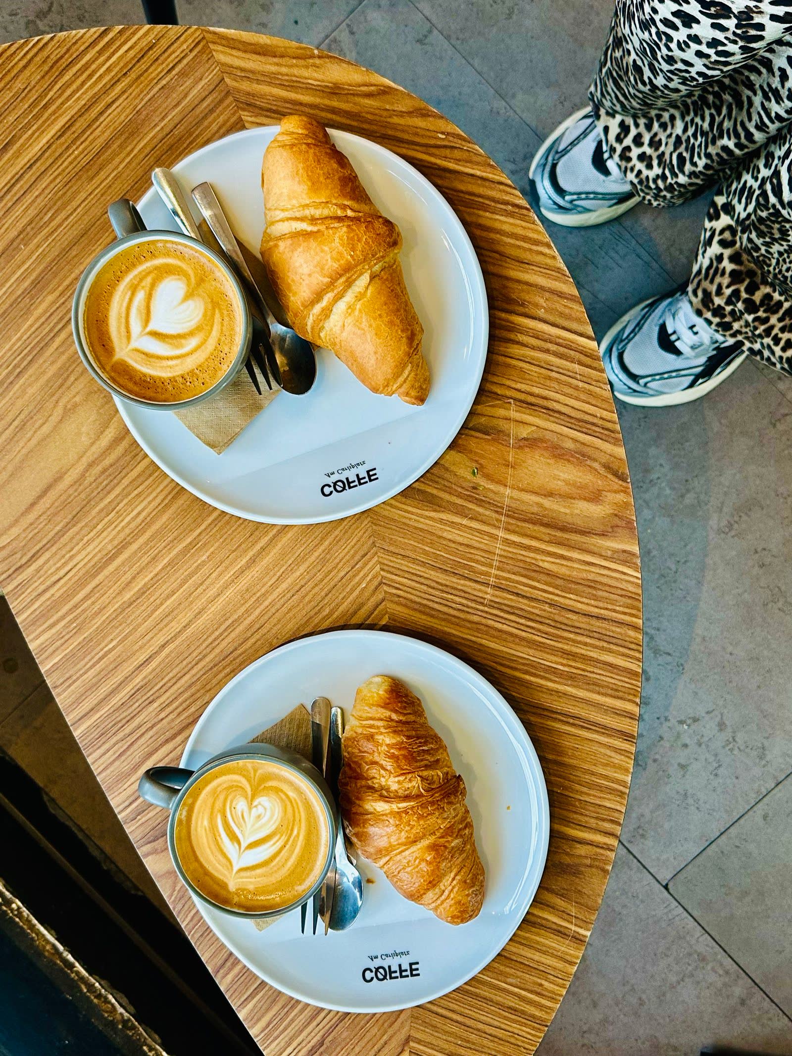 Croissant du Fournil des Cordeliers et café du matin