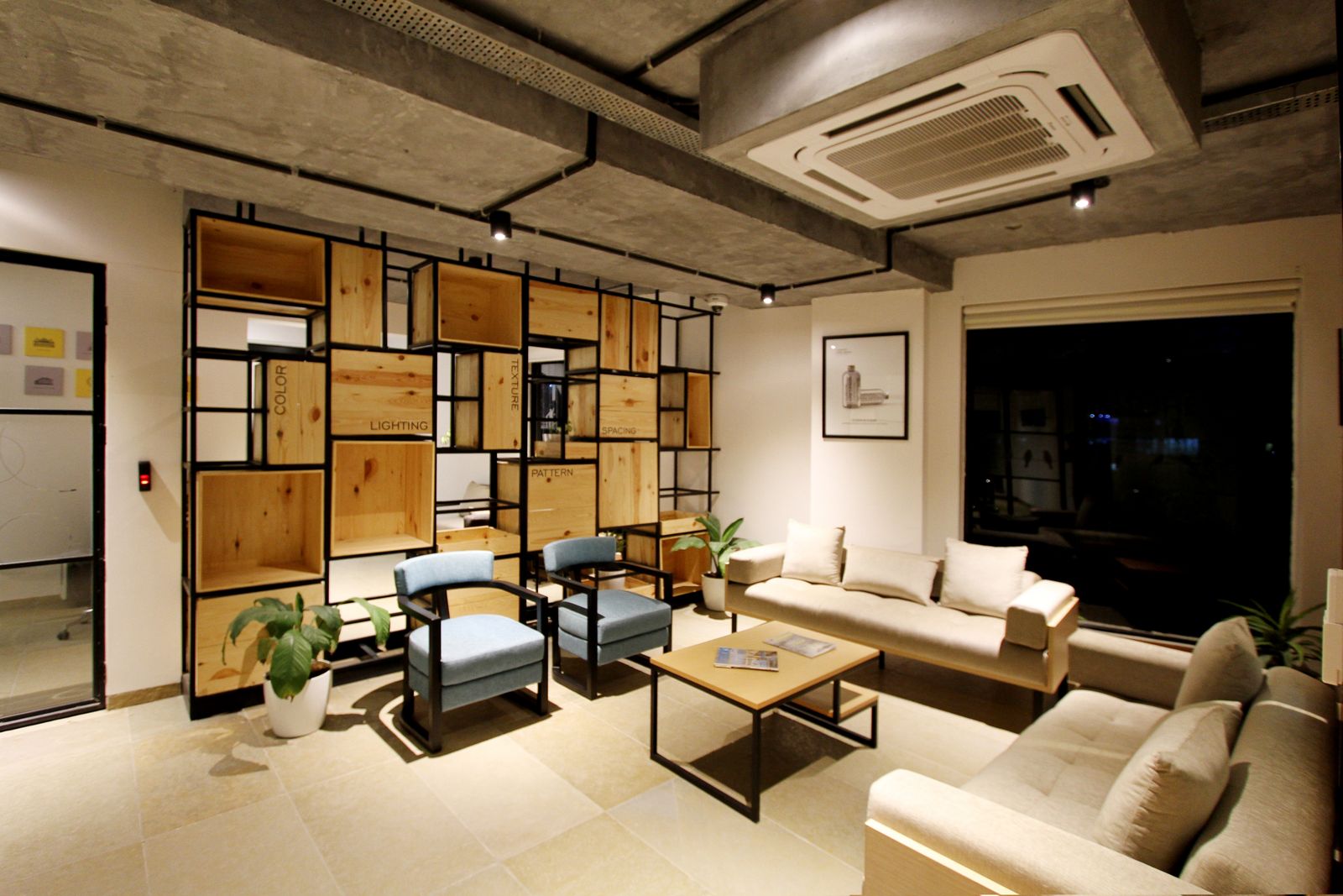 Loft industriel sombre